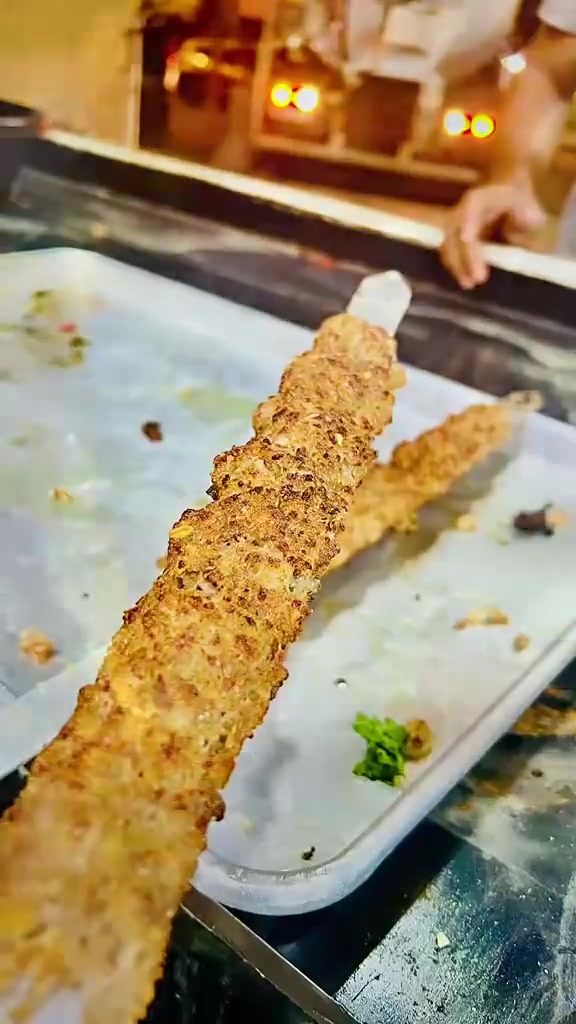 السلام عليكم كببجي متفرغ للعمل اطيك كباب هشه اوطعم اولون ***********
