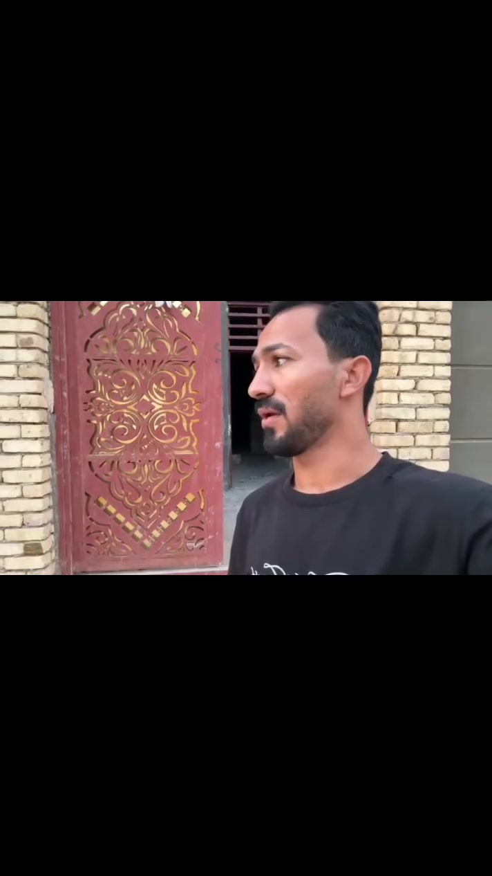 بيت للبيع بصوب الخسف حي الموظفين 
قرب قرب مدرسة ابن قتيبه 
التفاصيل داخل الفدي
*********** اتصل على الرقم
