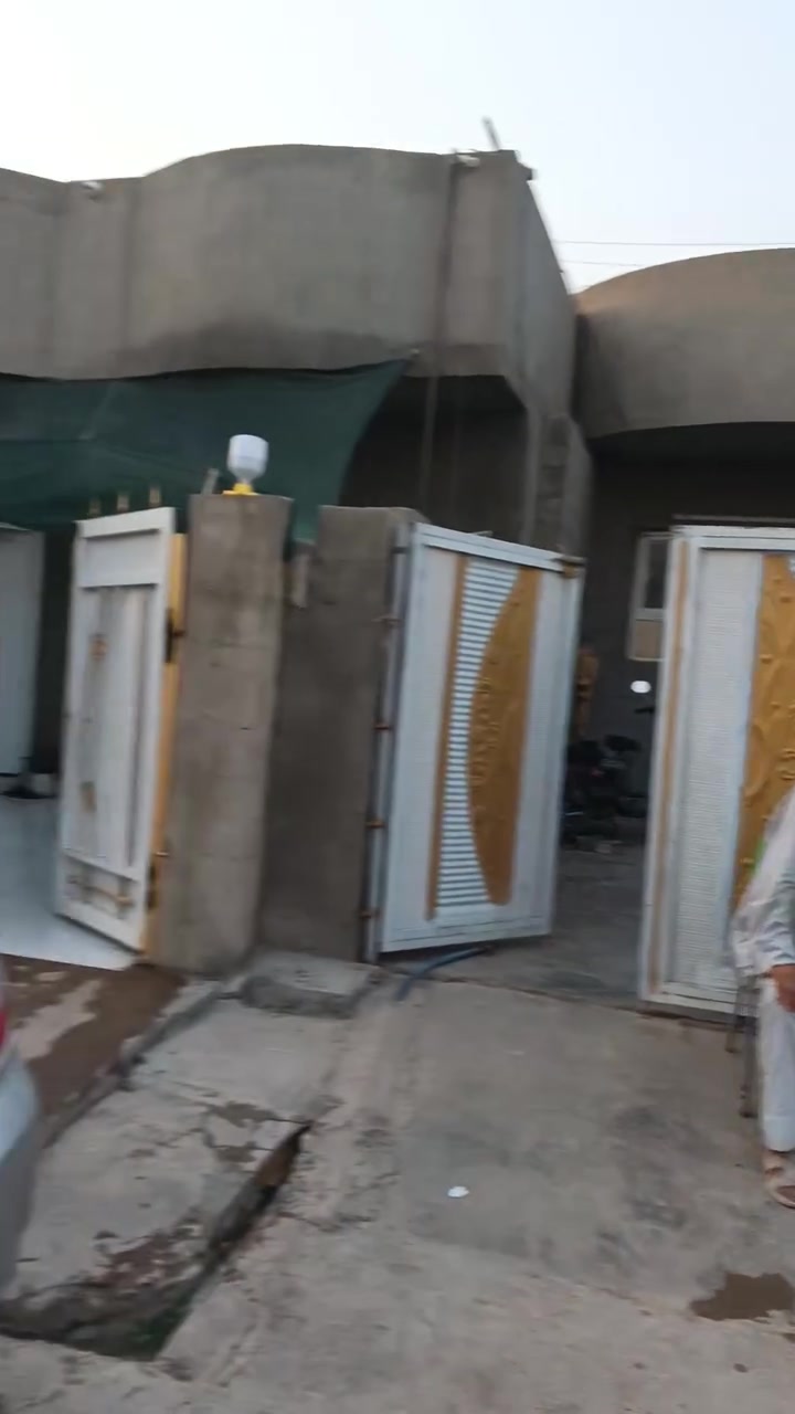 بيت للبيع نحن علي قريب الشفقة بيت200 م طابق واحد البيت جديد بناء 3 سنوات غرف النوم 2 هوا استقبال مطبخ السعر 45 البيت زراعي  مضمونمكتب***********
