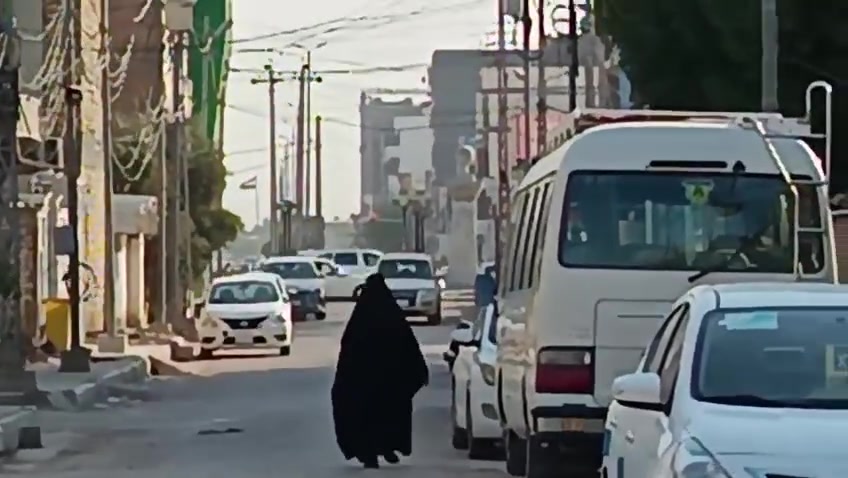 اعلان🔥 دار للبيع
حي المتقاعدين شارع الجامع  يحتوي على غرفه نوم عدد3 وصحيات خارجيه وداخليه واستقبال وصاله ومطبخ وحديقه عدد2 بناء قديم بس قابل للسكن  طابق واحد السعر جدا مناسب للاستفسار *********** واتس اب
