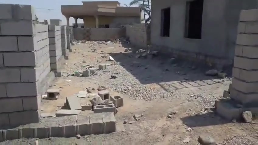 بسبب الوعود الكاذبه بيت للبيع +قطعه المساحه الكليه 350 متر رقم بلديه مكفول من كلشي الموشراي لايتعبني السعر برخص تراب 18مليون  ***********
