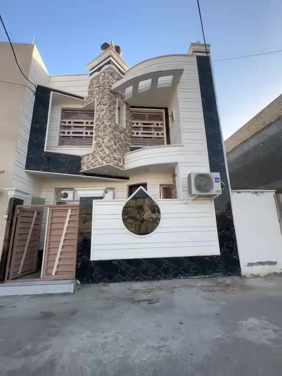 سلام عليكم متوفر بيت مساحه 100متر طابقين بناء حديث بناء طابوك درجه اولى عنوان بوبيات عمود 75مجمع النهرين تتوفر كافه خدمات سعر مع الاثاث 175مع مجال للاستفسار ***********..***********
