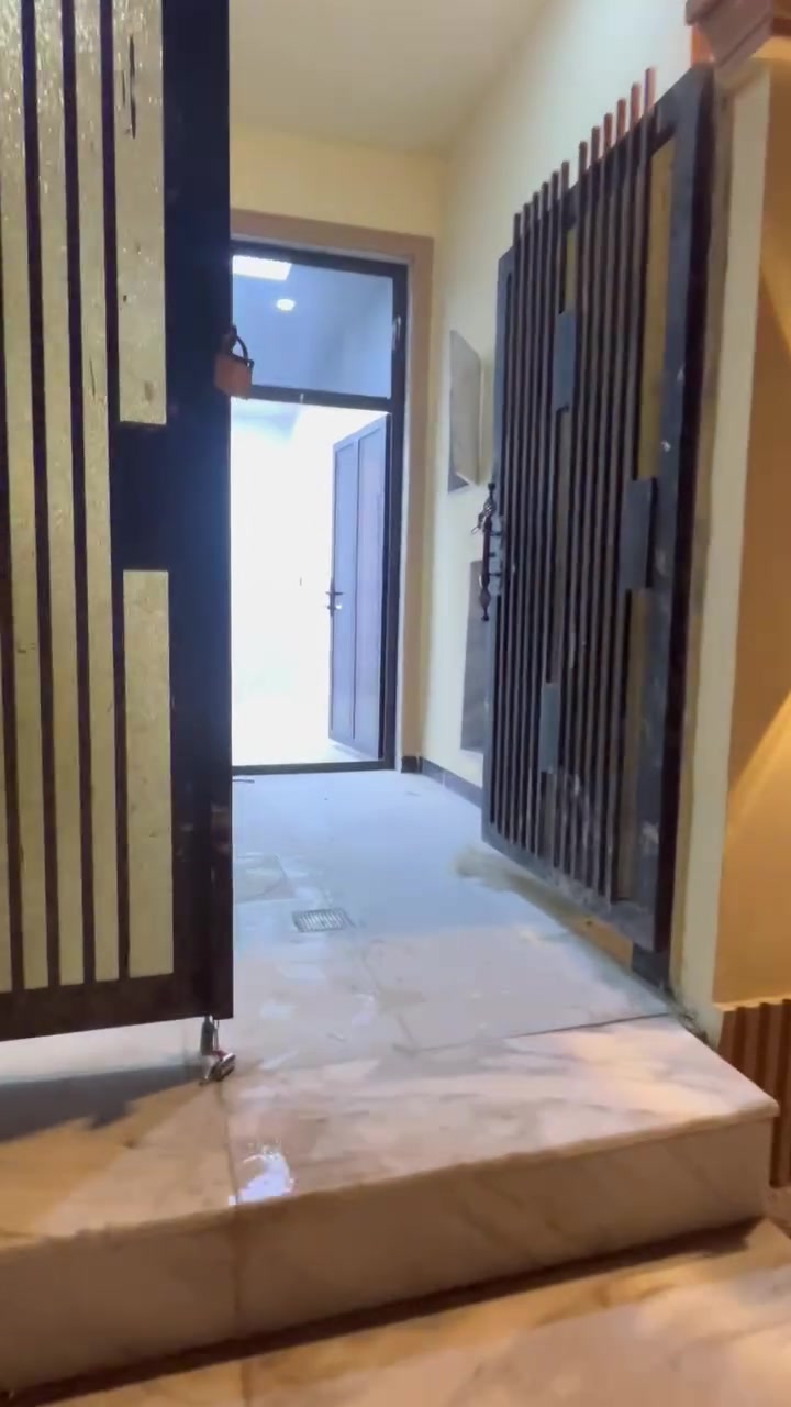 السلام عليكم بيت للبيع في مجمع الرحمئن ١٠٠متر شارع عشره الواجهه٦وربع والنزال١٦جاهز للسكن لاستفسار اتصال عل رقم***********
