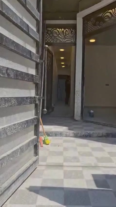 بسم الله وعلى بركة الله بيت للإيجار 
الرمادي -
 5 كيلو قرب جامع الشهداء
حديث طابقين يتكون من 
3 غرف نوم  1 ارضي 2 طابق اول 
صالة
 استقبال معزول 
حمام خارجي +حمام داخلي ارضي +حمام طابق اول مطبخ 

قيمة الايجار 400 ألف نهائي 
للمعاينة والاستفسار التواصل 
*********** 

#عقارات_الرمادي #ايجارات #بيت_للإيجار

