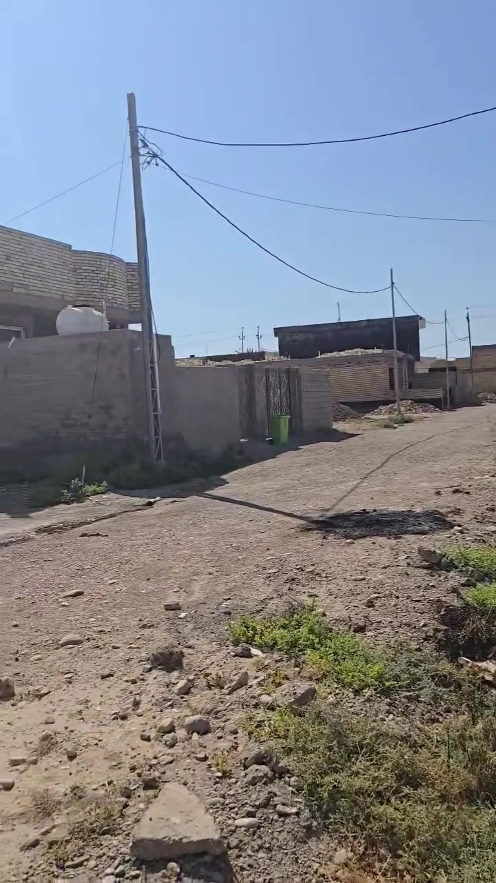 📍 حي العباس / 300 م٢ 
واذا من زمان تدور على قطعة 300 متر فهاي فرصة مميزة تستاهل تنتبهلها

قطعة بمساحة 300 متر مربع
📏 واجهة 12 متر ونزال 25 متر
🛣️ مقابلة لشارع 12 متر

💰 السعر 14 مليون دينار فقط

واللي يميز هاي القطعة ان سعرها تقريبا يعادل سعر قطعة 250 متر بالمنطقة يعني هنا انت تاخذ 300 متر بسعر قريب من سعر القطع الاصغر

🔹 قطع الـ300 متر بحي العباس قليلة
🔹 المنطقة بيها مي وكهرباء
🔹 المجاري قريبة
🔹 الشوارع قريبة
🔹 موقع مميز ومناسب للسكن والاستثمار

اذا تبحث عن قطعة 300 متر بحي العباس فهاي من القطع اللي تستاهل تنشاف وتنحسب صح

📞 ***********
📞 ***********

خيرات الرافدين للعقارات جصان
