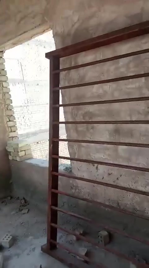 السلام عليكم للبيع شلع السعر ٢٥٠   مكاني بغداد الثعالبه ***********
