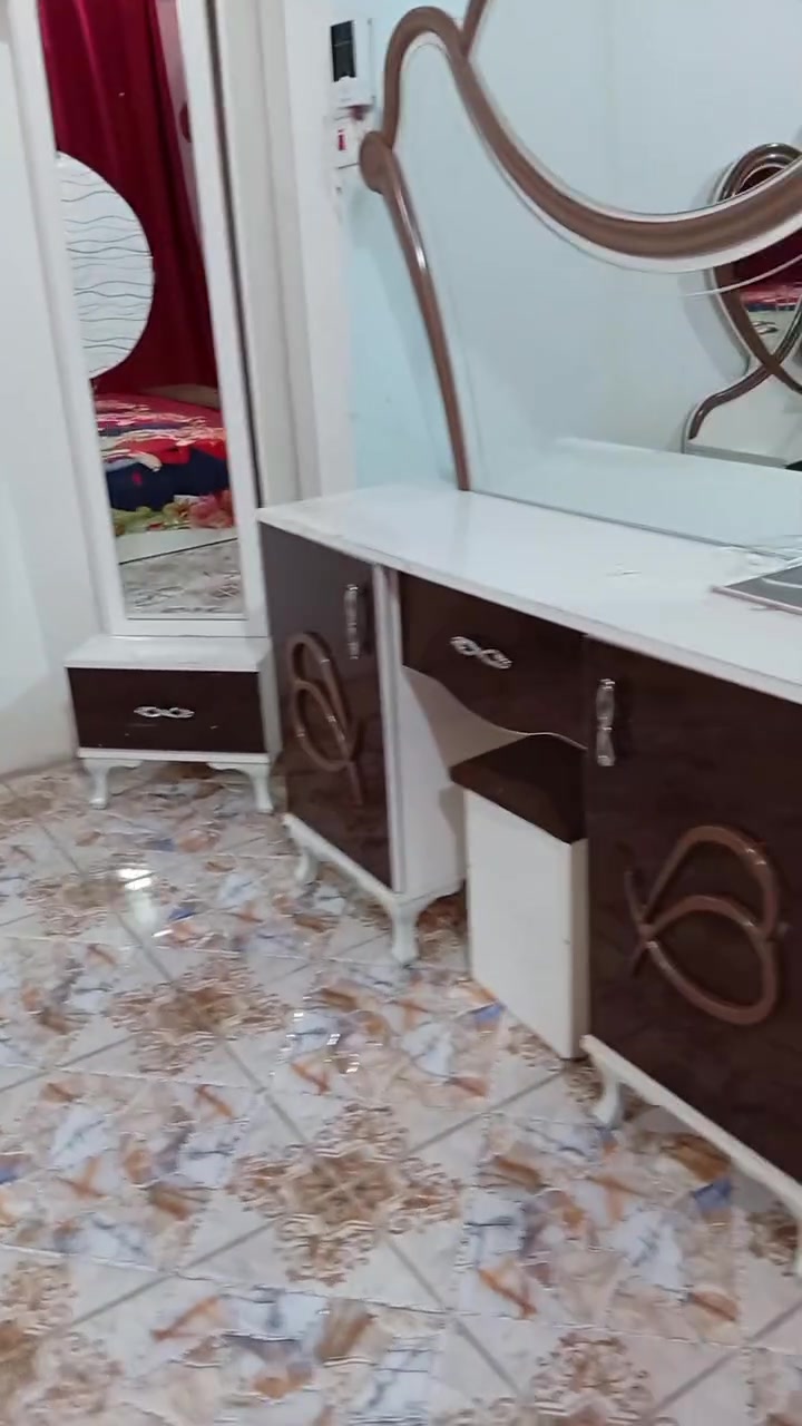 غرفه نوم للبيع في البصره الحيانيه سعر الغرفه ٣٠٠ بها مجال شرا يجي خاص واتساب ***********
