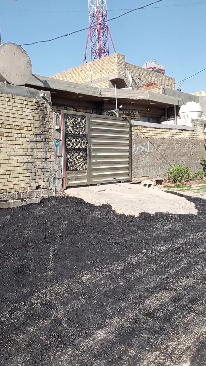 دار زراعي مساحته 180 متر للبيع بالرئاسة نهايه شارع ساده البناء درجه أوله طابق واحد  
رائدي ب85 وبي مجال لشراي
يتكون دار من ثلاث غرفه واستقبال ومطبخ وصيحات وتروك ثنين وصاله تواصل واتساب ***********

