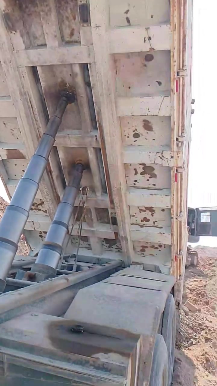 بدي للبيع مال كتروز جديد طول 5متر وذا كو مراوس ب مايلر حوظي بعد احسن***********
