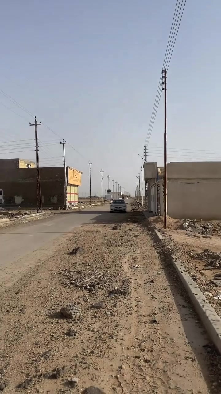 السلام عليكم قطعه ارض 100متر 5x20 طابو زراعي سند 25 بغداد بوب الشام خلف الأقواس يم مجمع ابو الفضل صايره رابع قطعه عن شارع العام موقعها كلش مرتب وبيها مستقبل ماخذها من شركه الشمس وهيه صايره بضهر الشركه الفرع مالتهم الثاني  المنطقه هوايه بيها بناء وداير مدايرها بناء رايدها ب6ملاين 
***********مستعجل على بيعتها عندي ضرف
