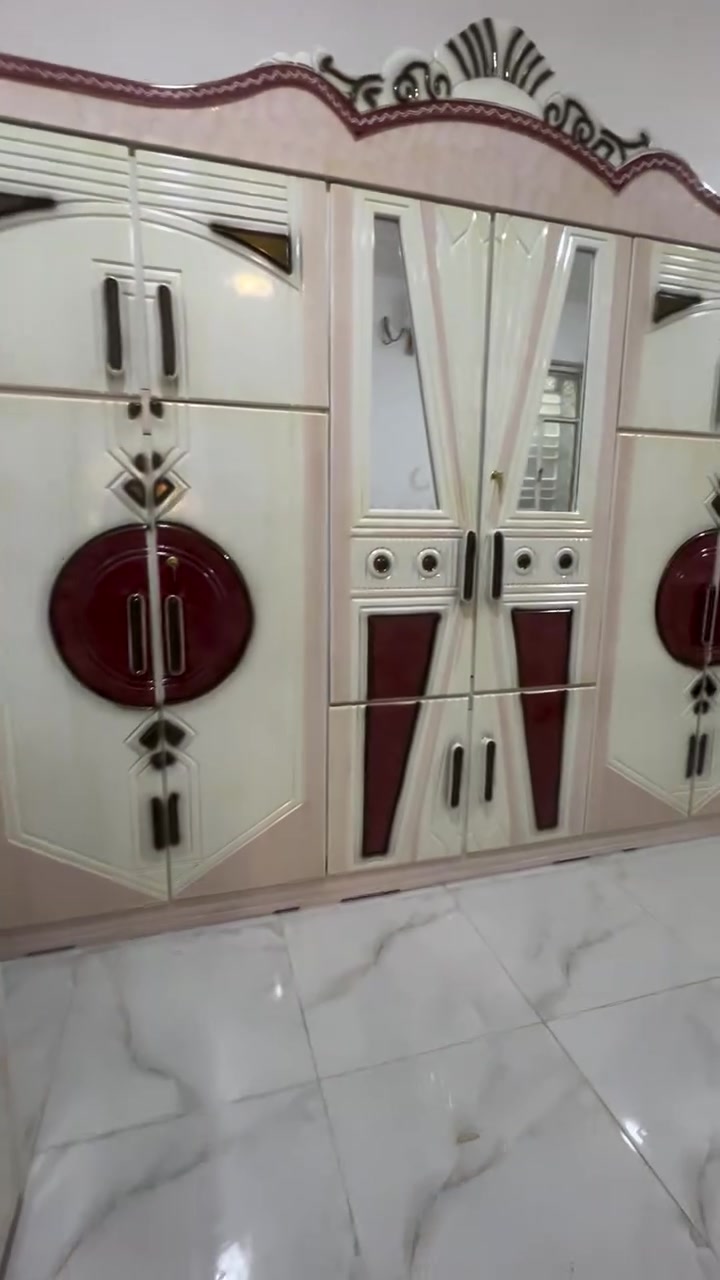 ناصريه جسر نبي الله براهيم 
مليون و١٠٠ فقط 😍

غرف نجاره عراقيه 💯💯

تتكون من ١١  قطع 

عرض الكنتور 3 و20سم

ارتفاع الكنتور 2 و٦٠سم

السرير بلوك ٦ ارجل

طول السرير 200 سم 

عرض السرير 160 سم 

شد ونقل داخل الناصريه 
مجانا😍
 

***********
***********
واتساب
