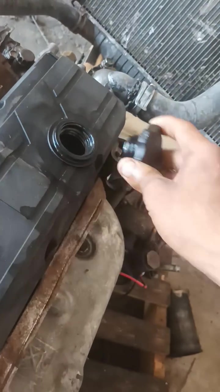 السلام عليكم مكينه 2700 مال كيا بنجو فاتحها من سياره مكينه خير من الله للبيع ***********
