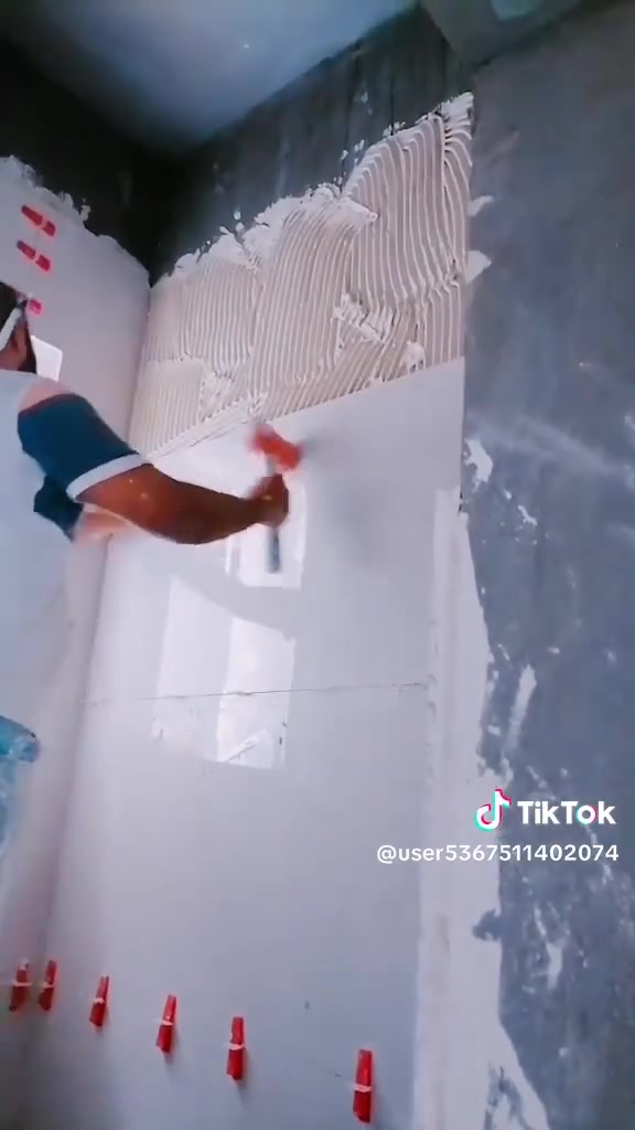 السلام عليكم خلفة سيراميك شغل درجه أولي أشتغل لوح 120×60 أو أكبر بالماده الاصقه
وأشتغل تصفير ارضيات شغل هندسي *********** متفرغ حاليا
