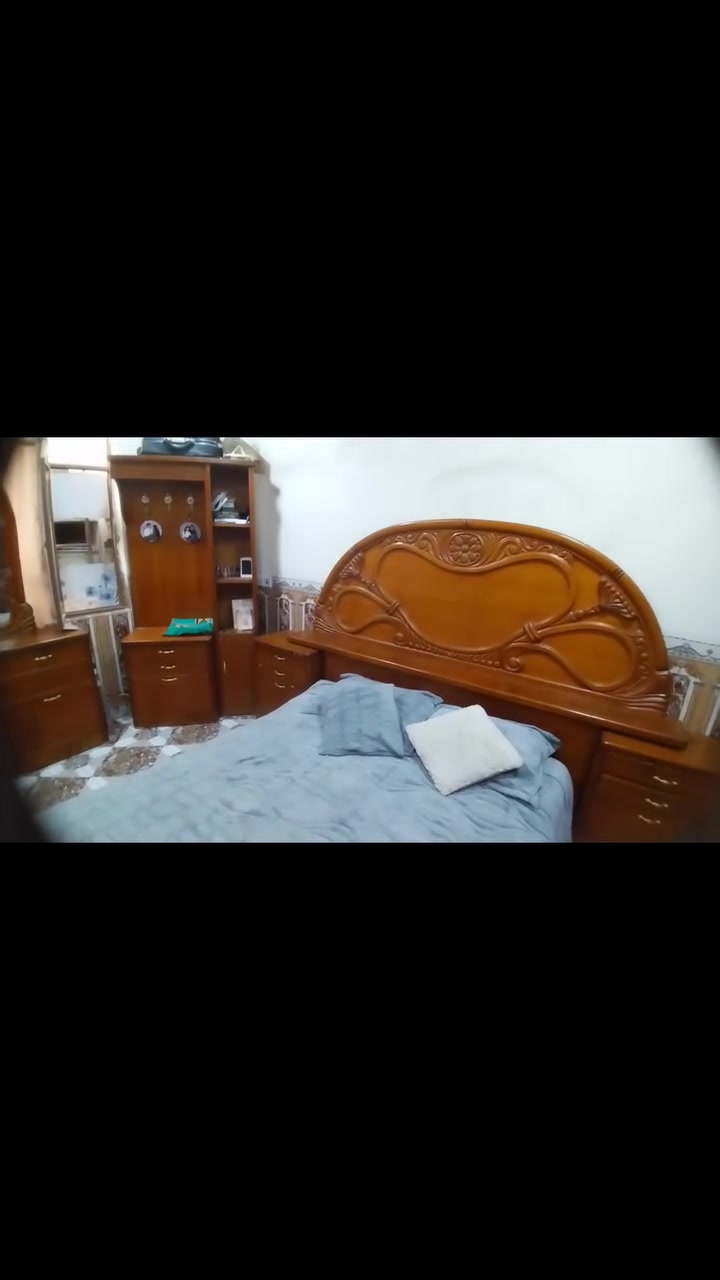 غرف للبيع • خشب ثقيل