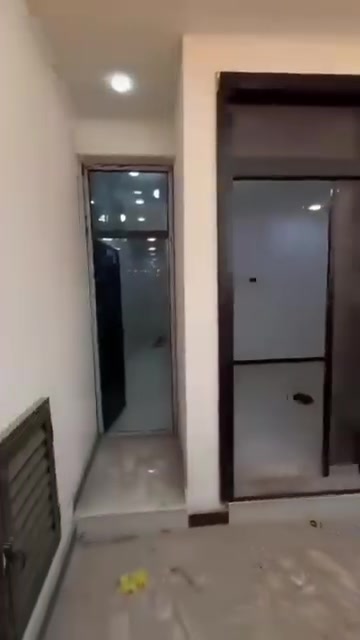 السلام عليكم بيت الايجار طابقين المساحه 60م الدورة المهديه 4
يتكون من ثلاث نوم البيت زيرو فول موصفات 
*********** السعر600

نص مكتوب في الصور:
- توفر شقق الايجار وبيوت شقق الايجار | بيوت سكنك بأمان .. نختارك بعناية *********** مصطفى الحمداني خيارات متعددة تناسب احتياجانك | خبرة ومصداقية | أمان في التعامى