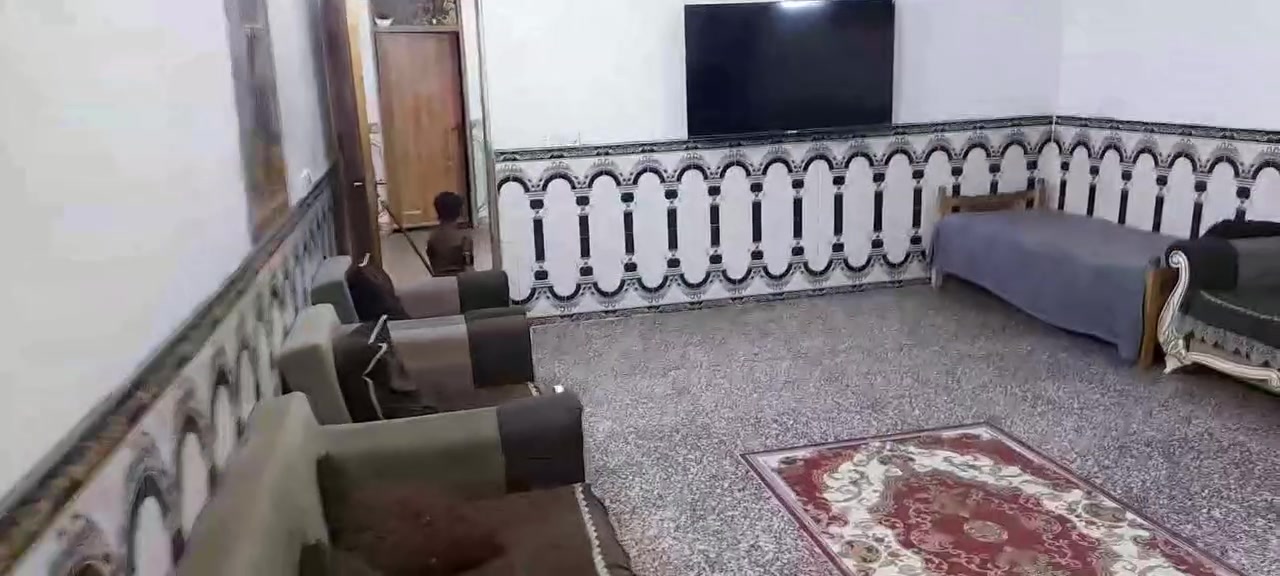 السلام عليكم بيت للبيع المشتل حي فدك فرع حيدر ابو المولده المساحه ٢٠٠مي مجاري كهرباء خطين خدمات كاملة للاستفسار ***********وتساب

