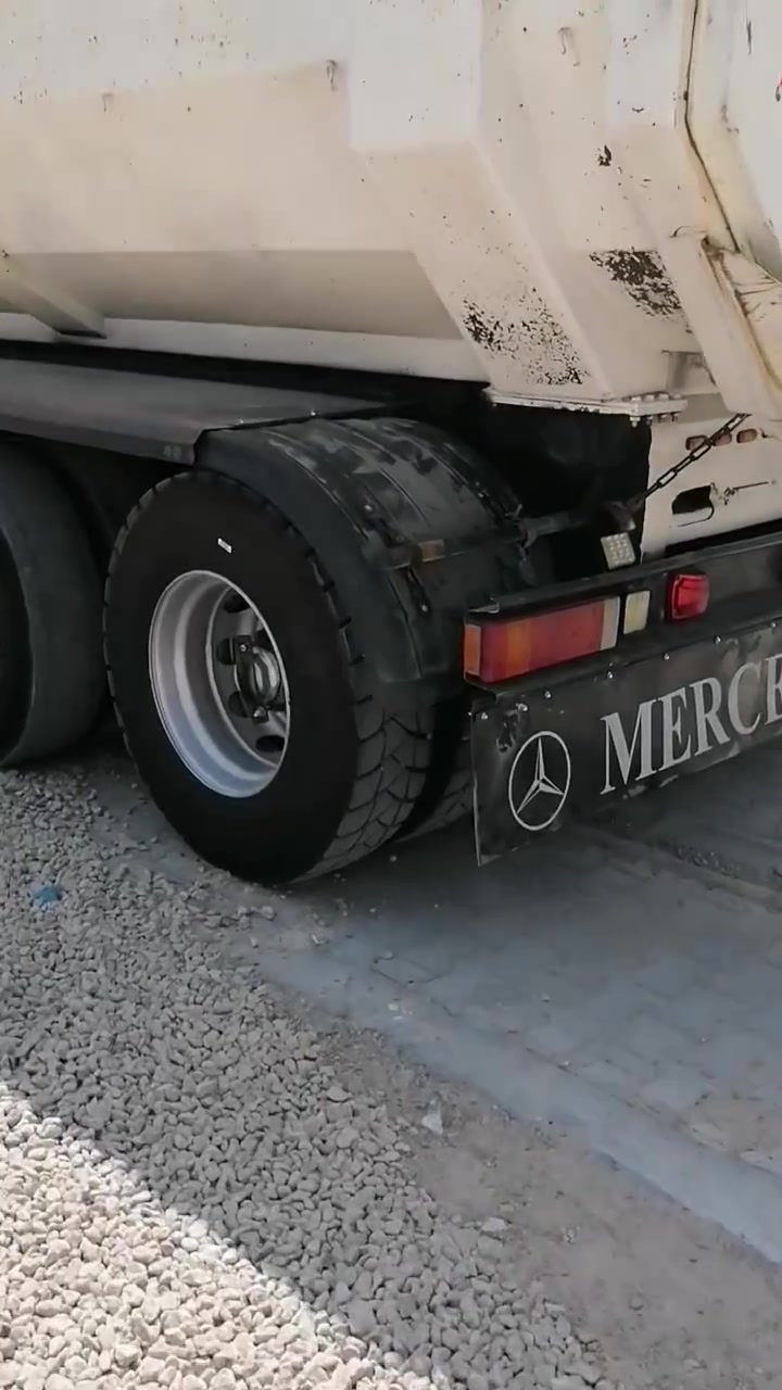 ***********
