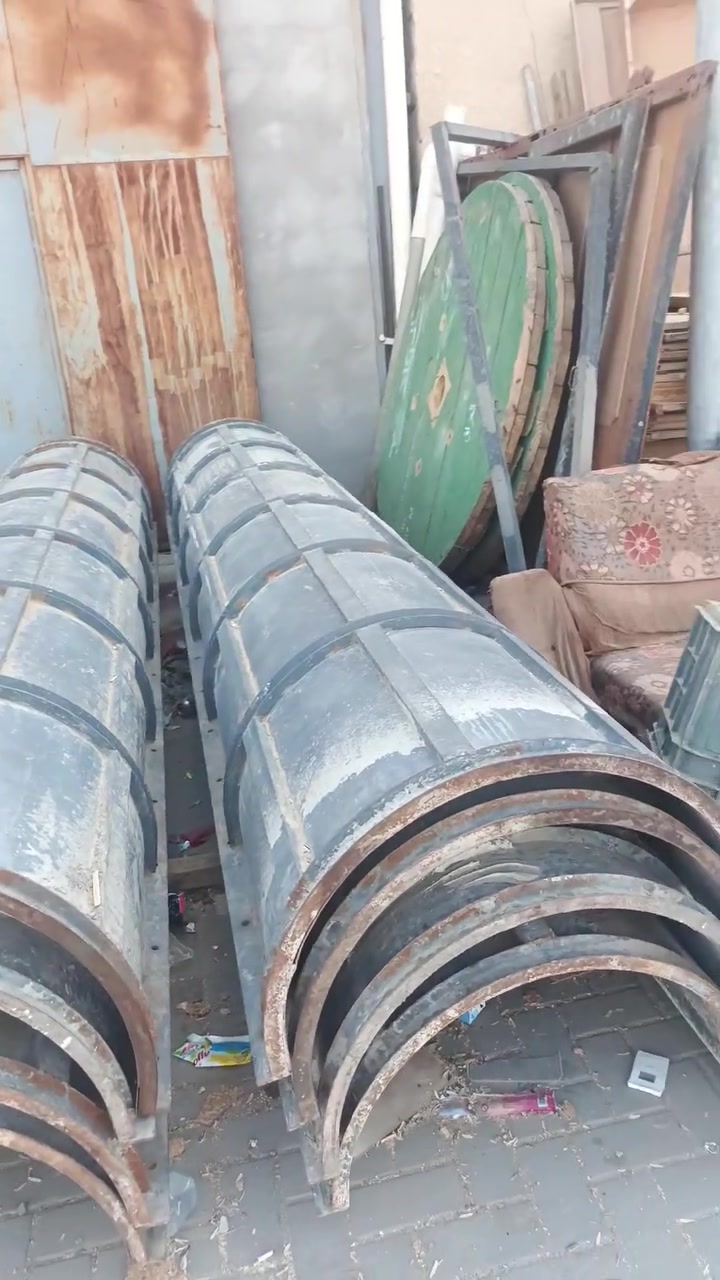 سلام عليكم اخوان دنك حديد طول4 متر والقطر 70للبيع العنوان بصره للستفسار ***********//***********
