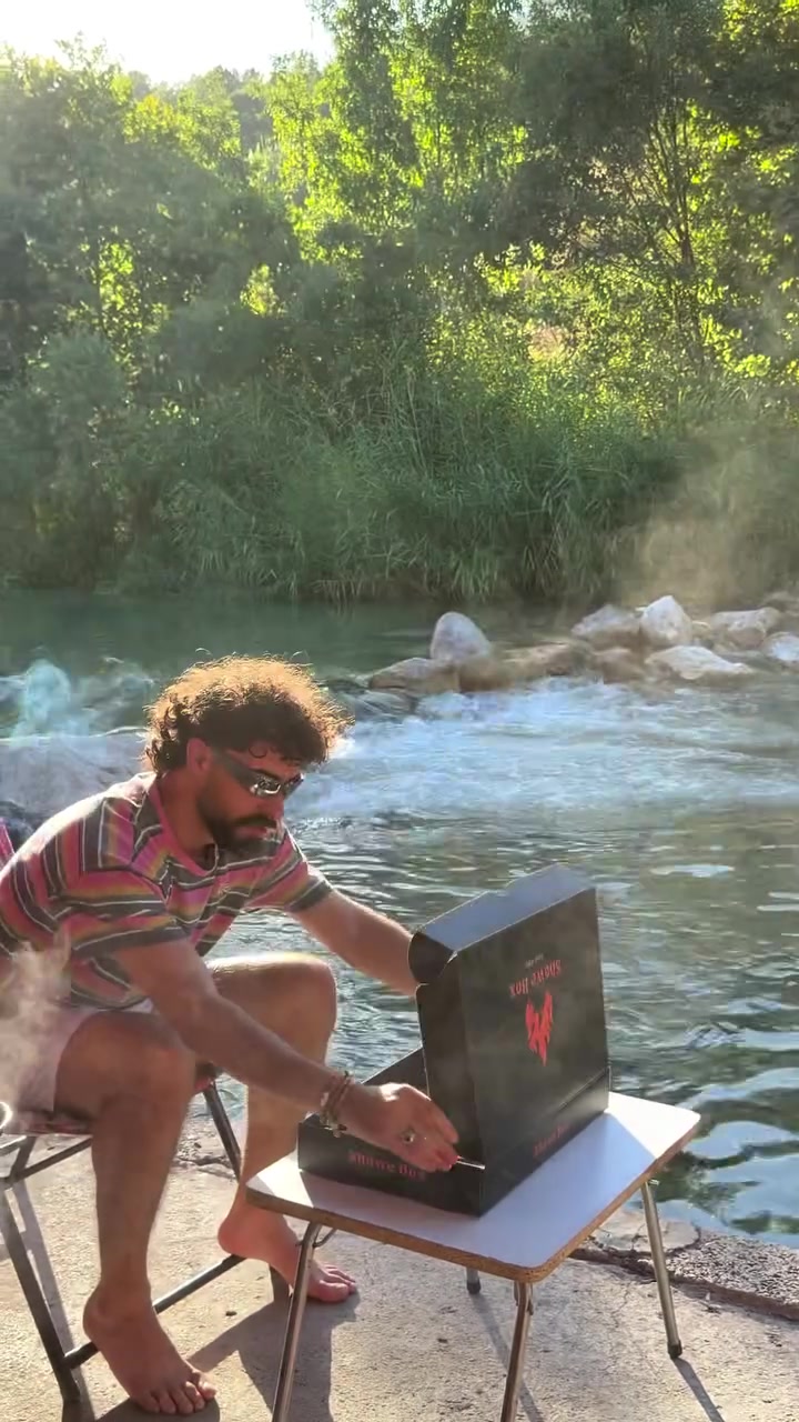 جو الشواء كامل رتبناه الك داخل بوكس🖤🔥

📦 افتح البوكس
🔥 ولّع الفحم
🥩 حط المشاوي
🤤 والباقي… خلي الطعم يحچي!

جاهز تجربها؟ اطلب بوكسك هسه من shawe 📍 الموصل – سايدين الحدباء الرئيسي
مقابل باب طب الأسنان.
🕐 ساعات الافتتاح التجريبي:
من 1 ظهرًا إلى 1 بعد منتصف الليل

📞 ***********⁩
