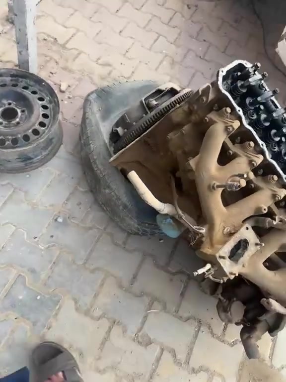 السلام عليكم 
محرك نيسان بترول 1997
كابريتا 400وبي مجال 

محرك تيوتا لاندكروز 
f3 
كابريتا 200وبي مجال 
المكان تكريت العلم 

***********
