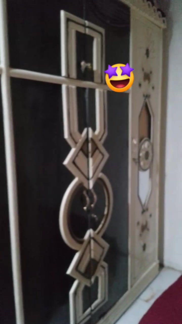 غرفه اخشاب • ما بيها ضرر • جام مكسور