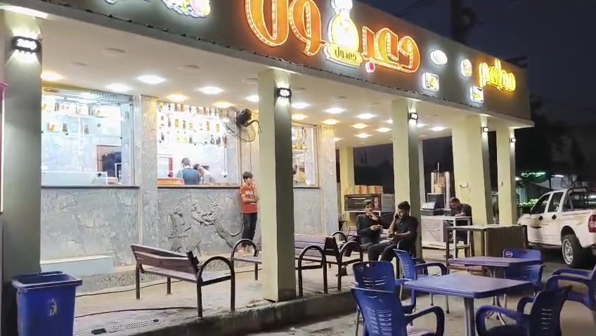 سلام عليكم مطعم للبيع المطعم شغال وخير من الله كامل من كلشي وحلين امفتح واغراضه كله كامله المكان بغداد
اليتمات البي
 اسناكات 
كص 
فلافل 
عصاير
وأسباب البيع عدم تفرغ 
وهاذه رقمي التواصل ***********
