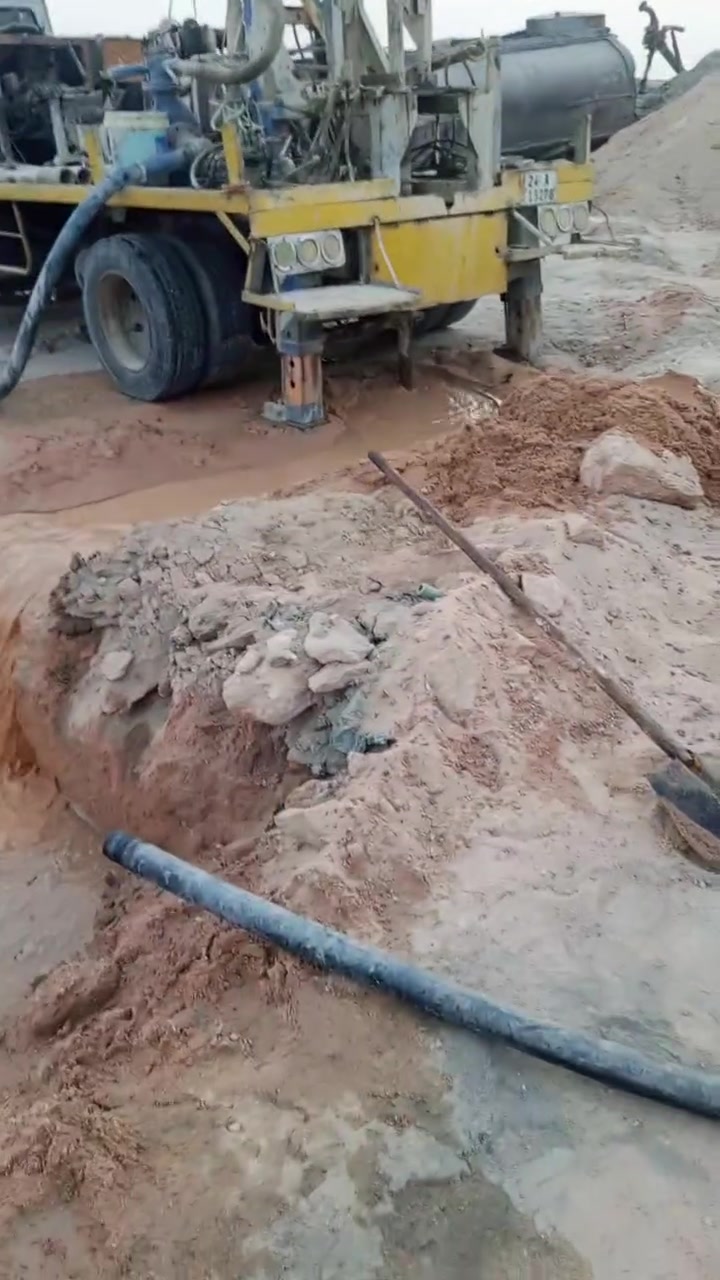 لحفر الابار الأرتوازيه ***********
*********** 
 يوجد واتساب  
مستعدون الحفر الابار وتعبرات الشوارع وتجفيف المنهولات نعمل في كافه محافضات العراق دقه في العمل وسرعه في الانجاز ونعمل تجفيف الارض الشركات الاهليه والحكوميه نعمل حفر الابار كاقه الاحجام ونعمل حفر يدوي والي
