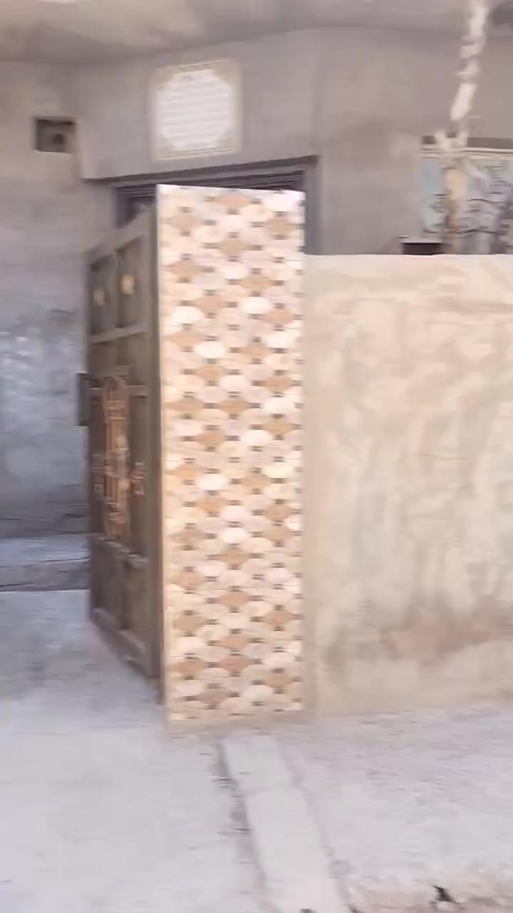 السلام عليكم للايجار مكانه بعقوبة المركز خلف مدرسه الوثبه ايجاره ٣٥٠ عدا دلاليته الإستفسار ع الرقم ***********
