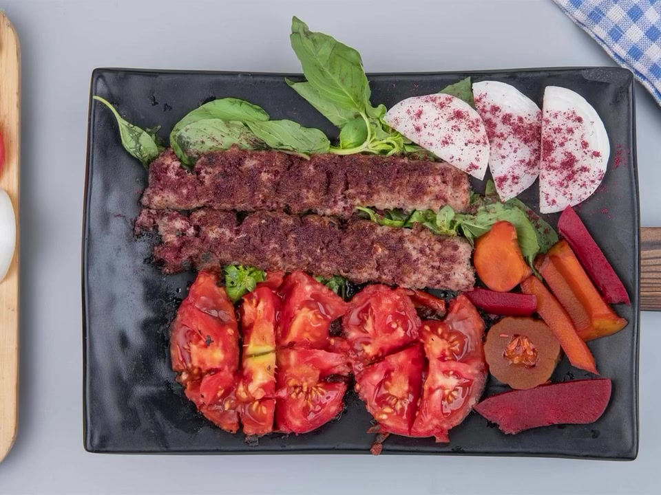 🕌 صلّوا على محمد وآل محمد ❤️

🔥 مطعم حجي سمير 🔥
أقدم مطعم في الناصرية 😋🥩

🍢 عرضنا اليوم:
نص نفر كباب + 2 شيش كباب + مقبلات كاملة + خبزتين
💰 كل هذا بـ 3500 فقط!

📍 العنوان: الناصرية – الشموخ، مقابل مجمع تينة
⏰ دوامنا من الساعة 5 صباحاً لحد 12 بالليل

⚠️ ملاحظة مهمة جداً:
مطعم حجي سمير ليس لديه أي فرع آخر، انتبهوا من الصفحات أو الأماكن التي تستخدم اسم المطعم.

📞 للحجز والطلب: ***********

❤️ أهلاً وسهلاً بكم، ونورتونا دائماً.
