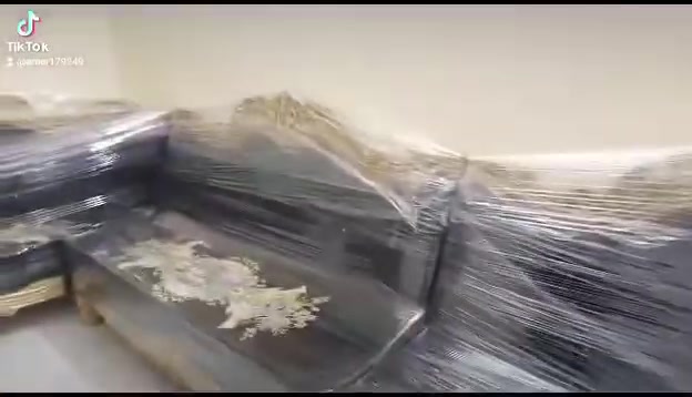 السلام عليكم عندي تخم تسكام ٩مترات ونص سعره مليون و٦٠٠ بي وصل والي يريد يكمله معمل بقطر النده جديد بل جيس   اريد ابيعه مستعجله عليه
