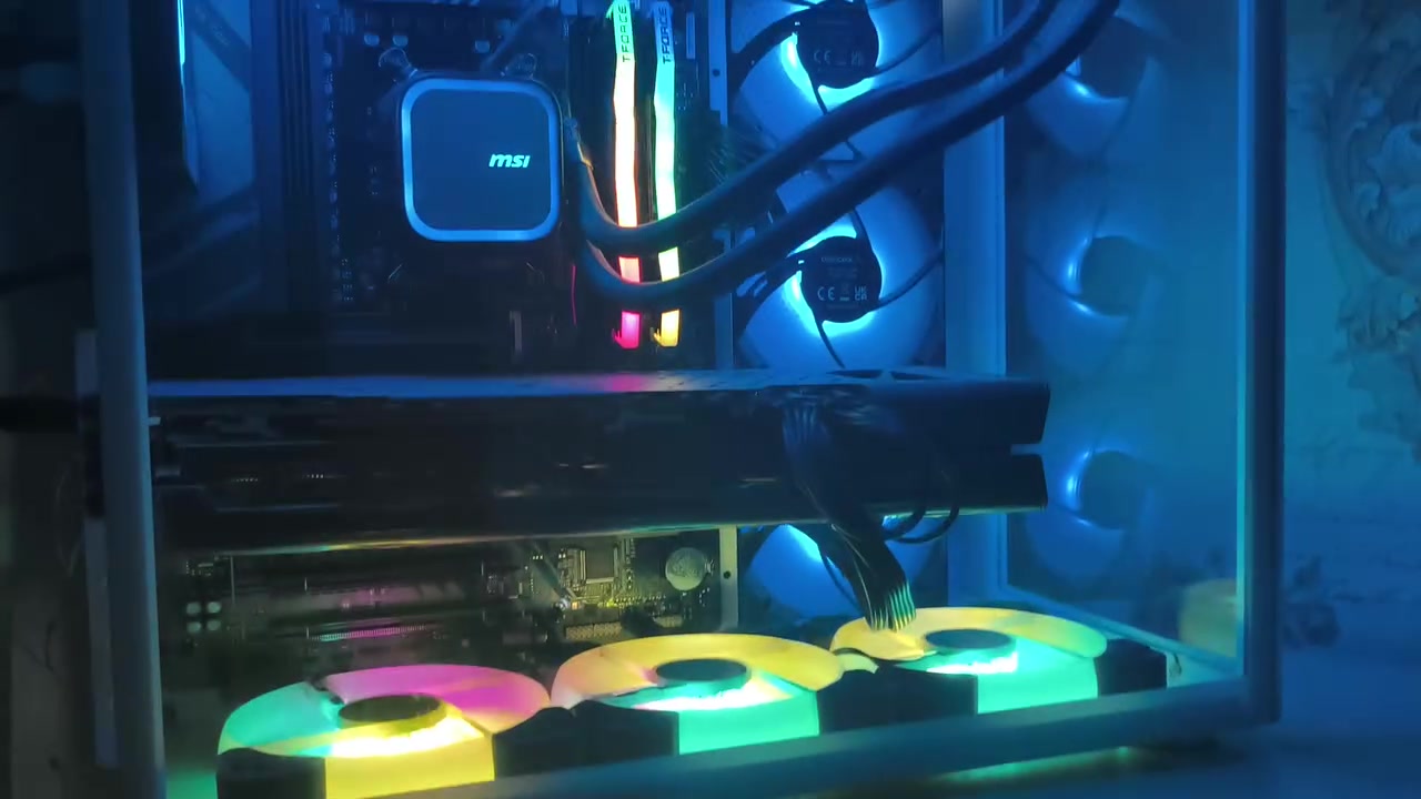 تجميعة كاملة • R7 7800X3D • RX 6900XT 16G