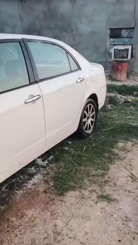 سلام عليكم جيلي موبل ٢٠١٢ سياره مكينه كير كفاله حداديه جديده تبريد تخم تاير جديد راعيه بل عماره سنويه هسه نتهت سعره خاص انه مكلف بل نشر ***********
