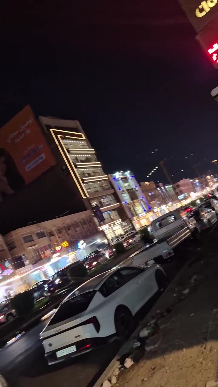 سلام عليكم
محل للايجار سعر مناسب
شارع الربيع مقابل دريد الزنبور 
للاستفسار الاتصال على 
***********
