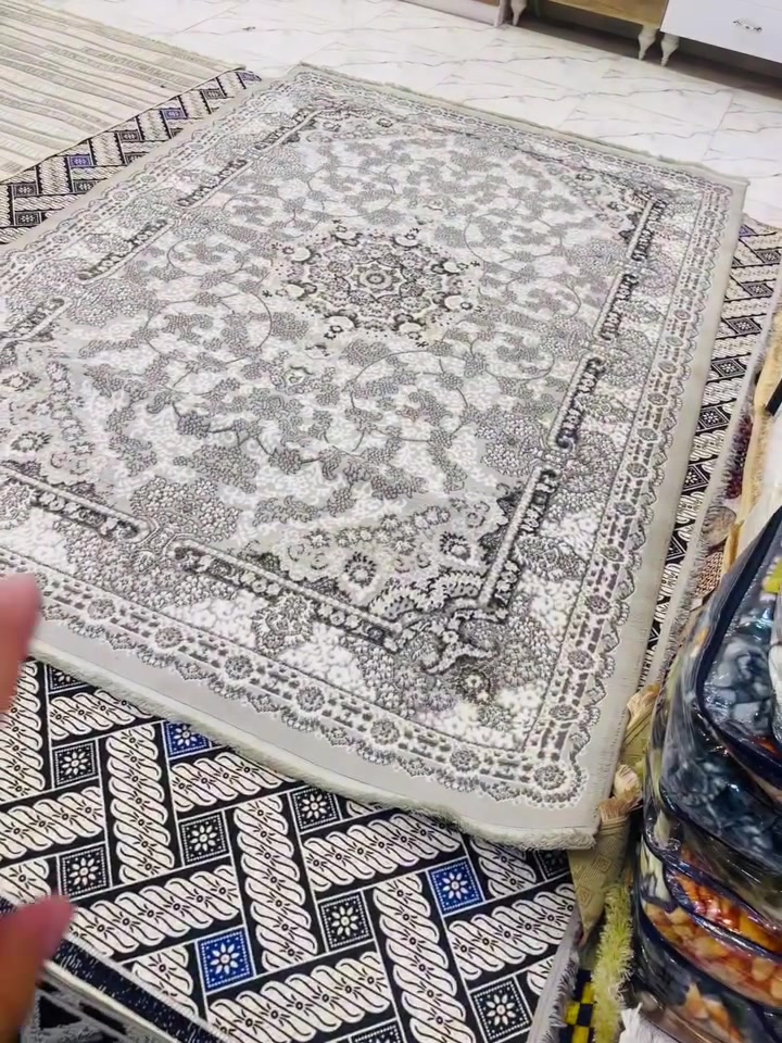 //___ عروض التصفية مستمرة ويانة //___🔥🔥🔥🔥🔥🔥🔥🔥🔥
__ اسعار اقل من سعر الجملة لحكو على العروض … قبل نفاذ الكمية
👌👌👌👌👌👌👌❤️❤️
__ زولية تركي حرير 
__ قياس // ٢ في ٣
__ السعر // ٤٠,٠٠٠ الف //___
🔥🔥🔥🔥🔥🔥🔥🔥🔥🔥
خانقين __ نهاية شارع الكورنيش __ قرب تقاطع توله فروش النجدة 📍📍📍📍
مجاور عيادة روزيلا البيطرية / ومطعم فايكنك بركر
هاتف ☎️***********  ___ واتساب 
✔️✔️✔️✔️✔️✔️✔️✔️📍📍📍📍📍📍📍
