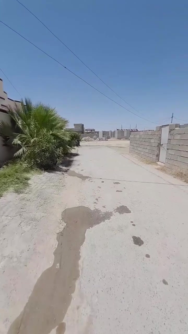 سلامو عليكم ورحمة الله وبركاته بيت للبيع في حي الفرسان المساحه ١٠٠ كامل السعر 20 مليون للتواصل ***********
