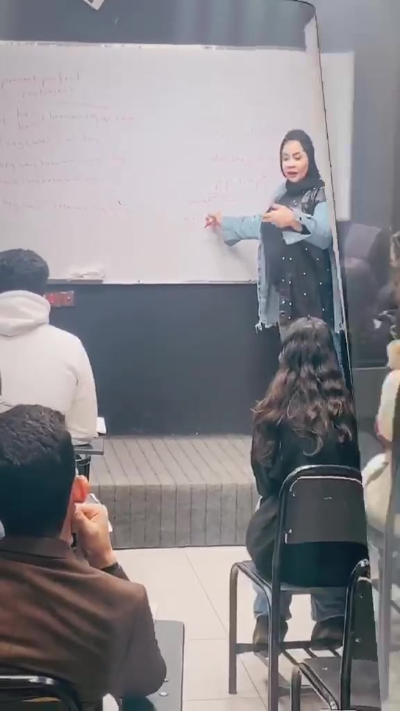 معهد بغداد سوق اميمه بمجمع اهل البيت الطابق الثاني لجميع المراحل وبانسب الاسعار وبضمان الوزاري والاعفاء والنجاح  مدرسين بخبرة ممتازة ومتابعه كامله تشمل شرح المادة وتحفيظها للطالب بامتحانات يوميه واسبوعيه وشهريه وتراكميه يتوفر نظام الدروس المفردة والحقائب للحجز ***********

