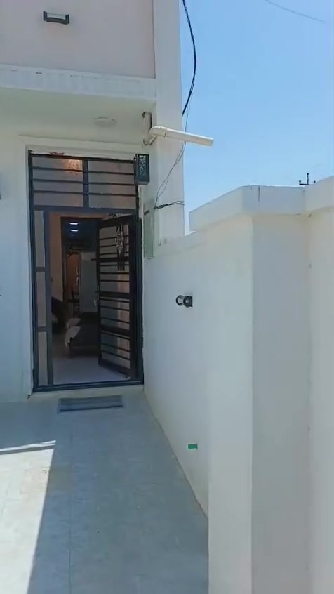 السلام عليكم عندنا عرض بيت 100 متر بغداد الجزيره سياحيه الواجهه خمسه والنزال 20 كافه الخدمات  يرجى التواصل على رقم الهاتف***********
