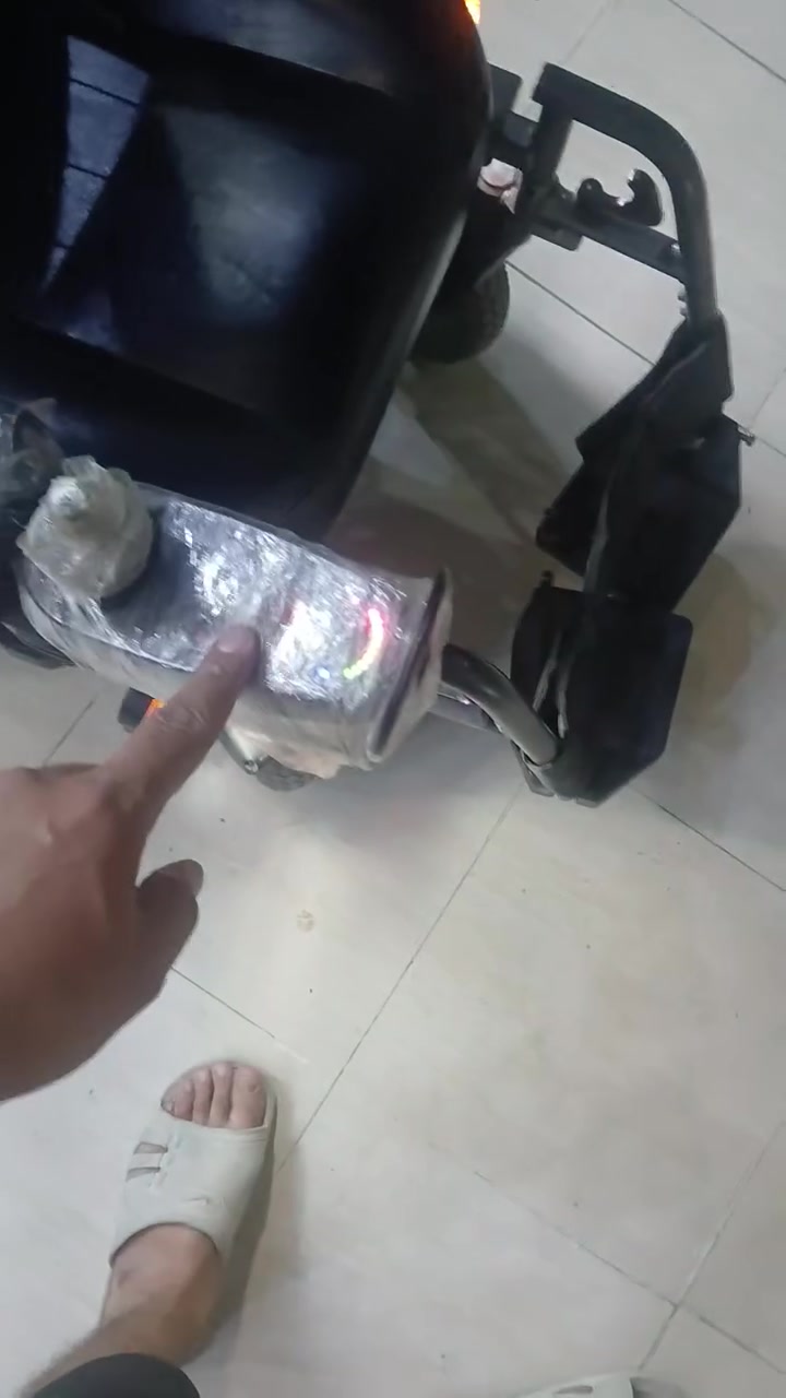 كراسي كهربائيه جديده مستعمله قليل جدا جدا نوع كوري تمشي مسافات طويله سعره، مليون دينار الشراي يتصل بغداد  ***********

