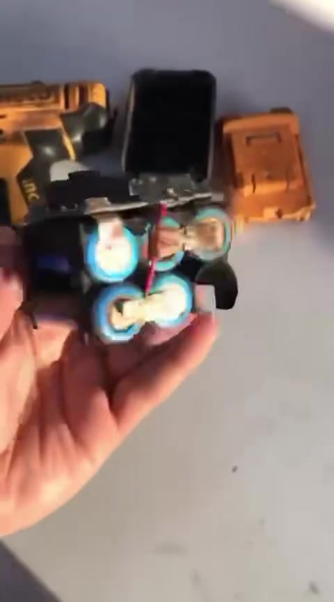 🔹عمل بطاريات اليثيوم 🔋🪫

🔹 بطاريات ذات أمبيريه عاليه و فولتيه عالية وقدرة عمر أطول 

🔹 عمل يدوي لجميع أنواع البطاريات وبجميع الأحجام و الفولتيات ✅ 

♦️ عنوان // ديالى - سوق بلدروز- داخل كراج الرفات القديم - مركز محمد 

♦️ للأستفسار أكثر مراسلة الصفحه أو الأتصال على :  *********** ☎️

♦️ يتوفر أستلام و توصيل لجميع الأنحاء🚚🌎 .

 #بطاريات #بلدروز #ديالى #صيانة #بغداد
 #دورمندلي #ليثيوم #الكرخ  #رصافه #الجادريه
