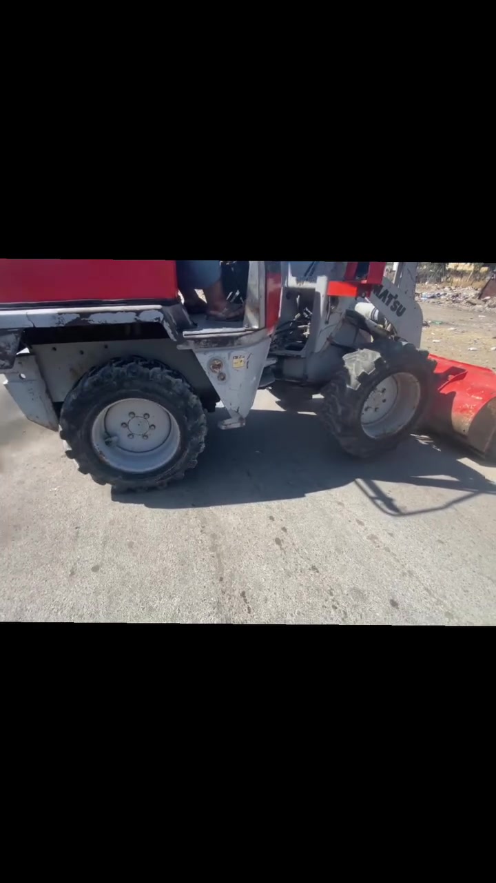 السلام عليكم.
شفل كوماتسو للبيع حجم 20 
  4X4 موديل 2002 
 بدون رقم ادوات
محرك ينمر 3 بستم
مكفول مامفتوح برغي لمحرك ولكير والاكسلات والمضخة شرط ع وضع شركة 
محرك بي بخار شرط بدون صرف
ويا كيلة ثانية للخباطة
كهربائيات كاملة
عنوان موصل 
سعر 83$ ورقة قفل
للاستفسار اتصال عل رقم او واتساب 
رقم *********** واتساب
***********
