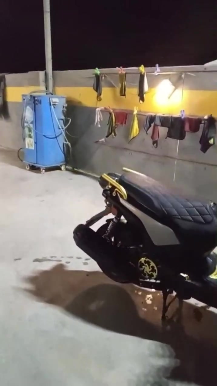 اسلام عليكم سكنس جبلي كفاله عامه مال رمبه مليانه تزويد خير من لله ما مفتوحه السعر مليون و 300الف بيه مجال مكان بعقويه كاطون المو شراي لايتصل فدوه الرقم ***********
