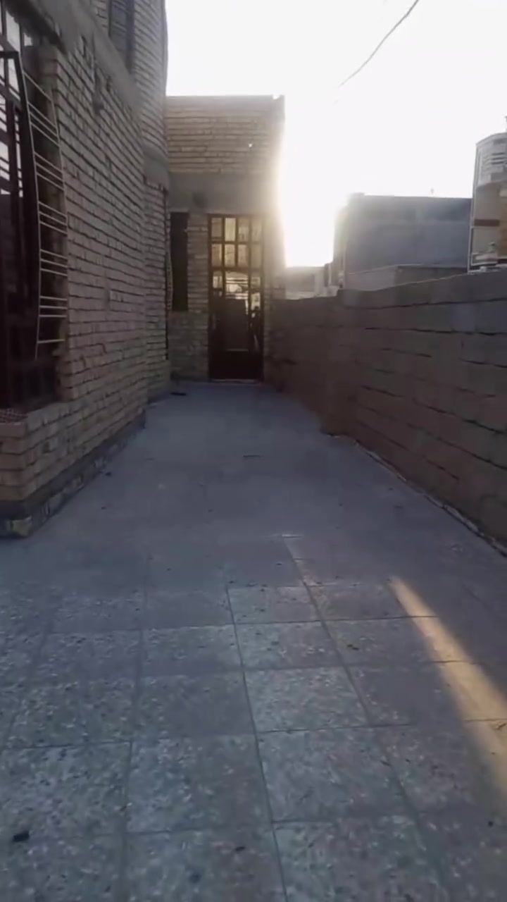 بيت لايجار في الجغيفي الثانيه خلف جامع الذكر الحكيم  بيت جبير 3  غرف واستقبال ومطبخ وباقي ملحقات  البيت 
، 
مساحته 275.ركن  تبليط كله  
، 
ايجاره 400 وبي مجال  
، 
لتواصل ‏‪***********‬‏
 ***********

