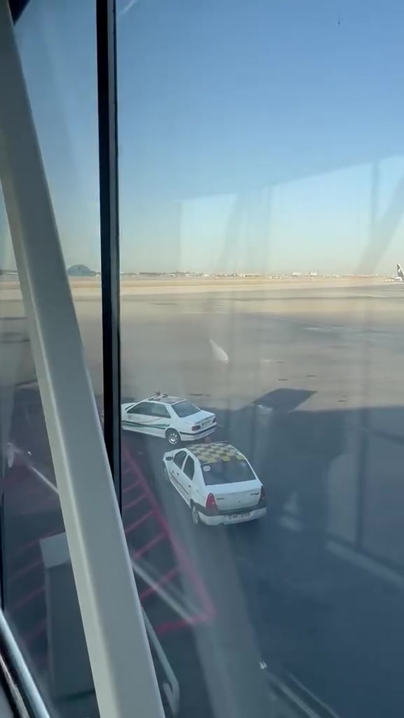 ✈️🇮🇷 الآن من مطار طهران الدولي
متوجهين بعون الله تعالى إلى مطار مشهد الدولي ✈️❤️
نسأل الله تعالى سلامة الوصول إلى مدينة الحبيب
🌹 الإمام علي بن موسى الرضا عليه السلام 🌹
ونسأله أن يرزقنا وإياكم زيارةً مقبولة وقضاءً للحوائج 🤲🏻✨
📅 سفرتنا القادمة: ٣/١٠
🇮🇷 رحلة مشهد – ٥ أيام
💳 يتوفر نظام أقساط لجميع موظفي الدولة
وبكل سهولة ويسر 🌹
📍 العنوان:
واسط – قضاء الحي – شارع البالات
محل براند حسين الخواف
📞 للحجز والاستفسار:
***********
واتساب متوفر 📱
🤲🏻 خادم زوار أهل البيت وضيوف الرحمن
🌹 الحاج حسين الخواف 🌹
غايتنا خدمتكم… وراحتكم شرف لنا ❤️
