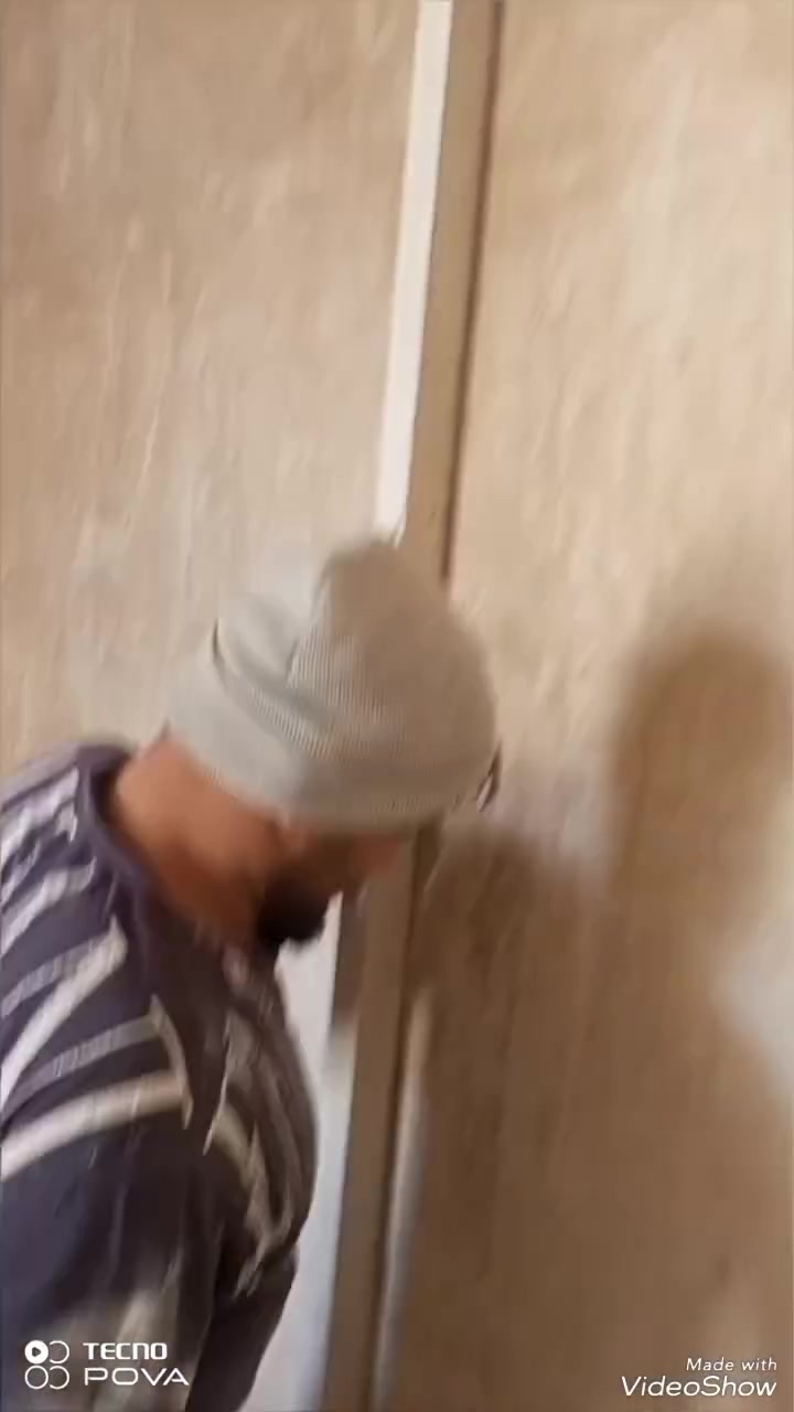 السلام عليكم ورحمه الله وبركاته تشميع سمنت مع جص مع بورك مع رفع انقاذ وبسعار مناسبه انشاء الله شرط تجي شوف الشغل يله نتفق للتواصل ‏‪***********‬‏
