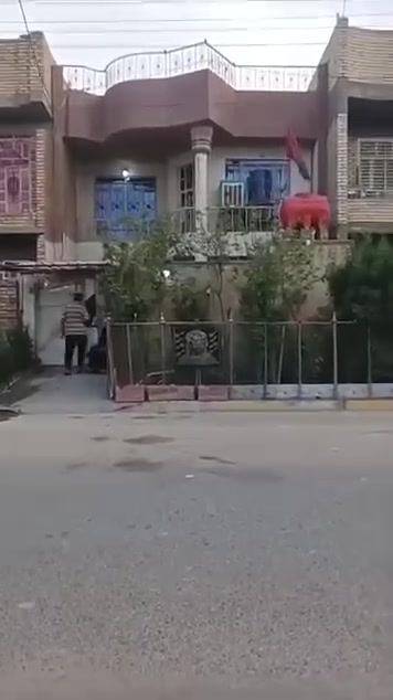بيت قاطين   معروض للبيع 150متر طابو صرف شارع ابو سمير التجاري باقي التفاصيل موضح بالفديو للاستفسار *********** واتساب سعر 145 بي مجال قليل
