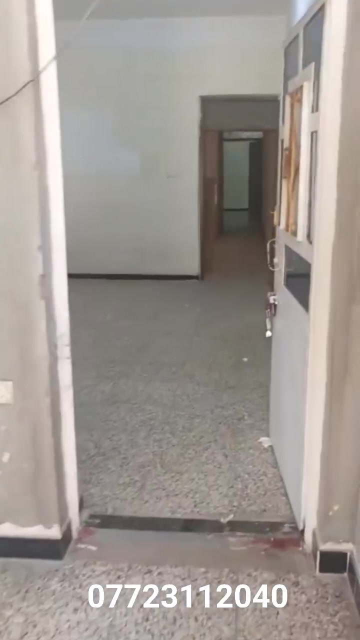 بيت للايجار مساحه 100 يحتوي على 3 غرف نوم وحمامين ومطبخ وصاله 
العنوان : مقابل شبكه كهرباء الامين قبل 50 دار بفرع 
للاستفسار:***********
