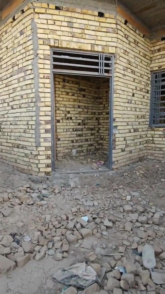 تخفييييض على سعر الهيكل بسس ب 66 مليون  🏗️ هيكل مسقوف للبيع - موقع ركن  مميز 🏗️ (رقم معامله ماده 20) الموقع: 📍 ميسان - العمارة / حي الغدير الثانية. 📐 مواصفات العقار: المساحة: 200 متر . الوجهة: ركن (إطلالة مميزة وتهوية ممتازة) 🧭. نوع البناء: بناء درجة أولى (شغل نظيف وقوي) 🧱. الحالة: هيكل مسقوف وجاهز للتكميل حسب ذوقك. 🛋️ التصميم الداخلي: 🛏️ غرفتين نوم. 🛋️ صالة الكبيرة. 🪑 غرفة استقبال واسعة. 🍳 مطبخ بنظام (حار / بارد). 🚿 مجموعات صحيات. 🚗 طرمة خارجية. 📞 للاستفسار والتواصل: للمزيد من المعلومات أو لمعاينة العقار، يرجى الاتصال على الرقم: 📱 *********** ☎️ #عقارات  #قطع_اراضي  #عقار  #بيع_و_شراء_عقارات  #الشعب_الصيني_ماله_حل😂😂 
