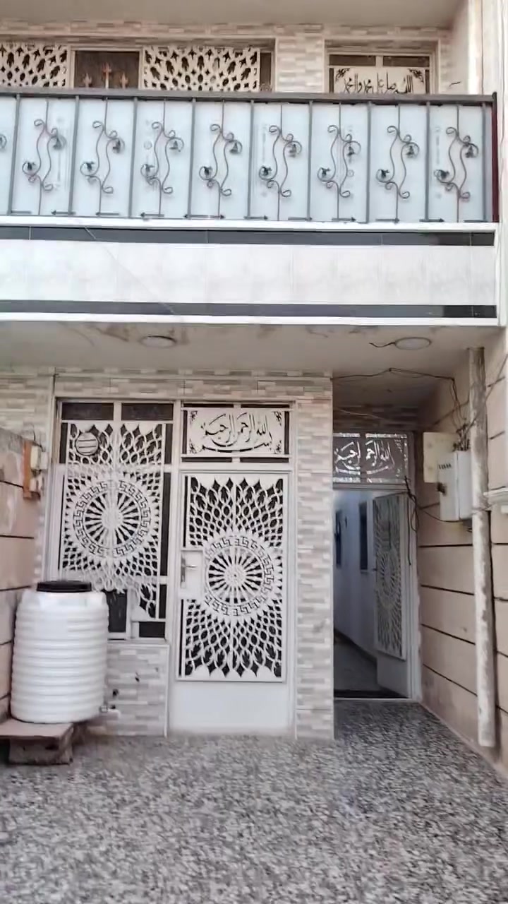 بيت ١٠٠ متر للبيع ب المخابرات بظهر التجاري اول بيت بظهر صيدلية عبق جوري قرب فلكه ابو رشا طابقين ٣ غرف نوم واستقبال كبير كراج سياره ٣ خطوط كهرباء تانكيات ٢ مي كيزرات ٢ جيب غراضك واسكن بي مابي اي نقص
السلام عليكم 
بيت ١٠٠ متر للبيع ب المخابرات بظهر التجاري اول بيت بظهر صيدلية عبق جوري قرب فلكه ابو رشا طابقين ٣ غرف نوم واستقبال كبير كراج سياره ٣ خطوط كهرباء تانكيات ٢ مي كيزرات ٢ جيب غراضك واسكن بي مابي اي نقص
بأسمي ارتفاع السقف ٣ متر للأستفسار
***********
