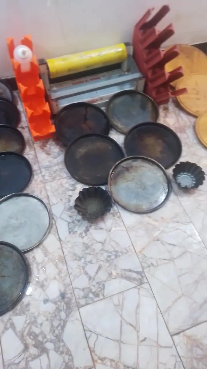 غراض مطعم...للبيع...
صواني بيتزا  عدد ٣٠ احجام مختلفة
رولة سليفون 
قواعد صلصات عدد ٢
دوائر خشب عدد ٣
سعرهن كلهن ب  ١٠٠  الف
بغداد الشعب  ***********
للاستفسار اتصال واتساب أو رصيد 
اتصال فقط...
