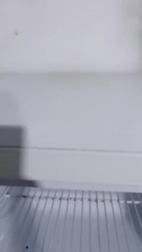 السلام عليكم ورحمة الله 

ثلاجة لبيع استخدام قليل ونظيفه جدا 
سعرها ٣٥٠ لتواصل على هذا الرقم وتساب 
اني مكلفه بلنشر مو صاحبة الثلاجة ..
الرقم ***********
